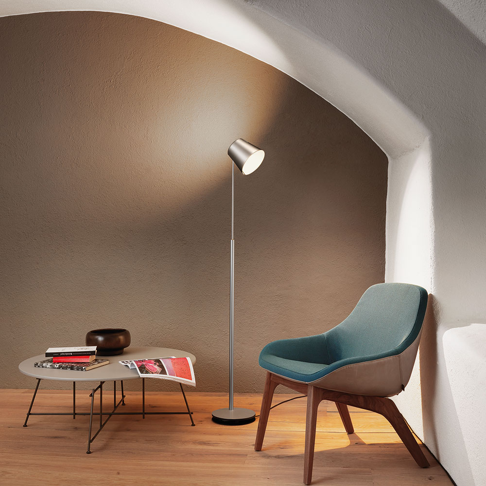 Baltensweiler Fez S DTW LED-Stehleuchte dimmen – Funktionen, Dimmer & Einstellung Baltensweiler Fez S DTW LED-Stehleuchte dimmen über integrierten Dimmer, Dim-to-Warm-Technologie, verstellbarer Leuchtenkopf und teleskopierbare Stehleuchte mit direktem und indirektem Licht