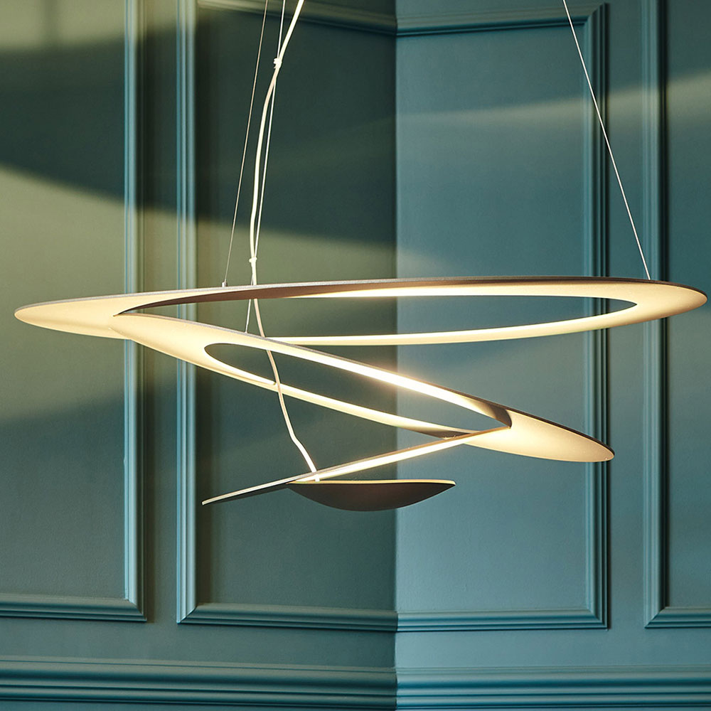 FLOS 2097 Kronleuchter bei lampenonline.de Der FLOS 2097 Kronleuchter zeichnet sich durch seine Energieeffizienz aus, da er standardmäßig mit energiesparenden LED-Leuchtmitteln ausgestattet ist, die jeweils nur 2,7 W Leistung benötigen