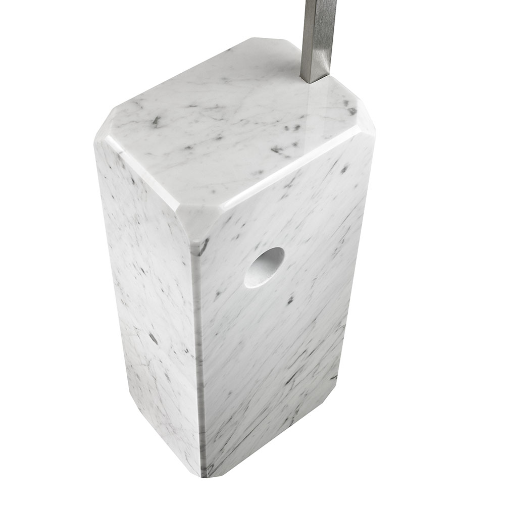 FLOS Arco Bogenleuchte bei lampenonline.de. Die charakteristische Basis der FLOS Arco Bogenleuchte besteht aus hochwertigem weißem Carrara-Marmor, einem Material, das für Luxus und zeitlose Eleganz steht.