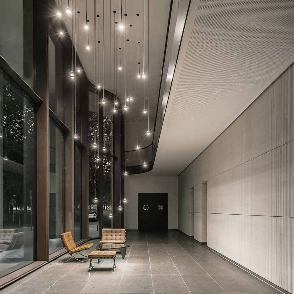 Falling Sun Leuchte – Intelligente Bluetooth-Steuerung per Casambi und GRAU App für moderne Lichtkonzepte. Falling Sun Pendelleuchte mit optionalem Casambi-Modul – smarte Steuerung per GRAU App über Bluetooth für flexible Lichtanpassung, Szenen und Zeitpläne.