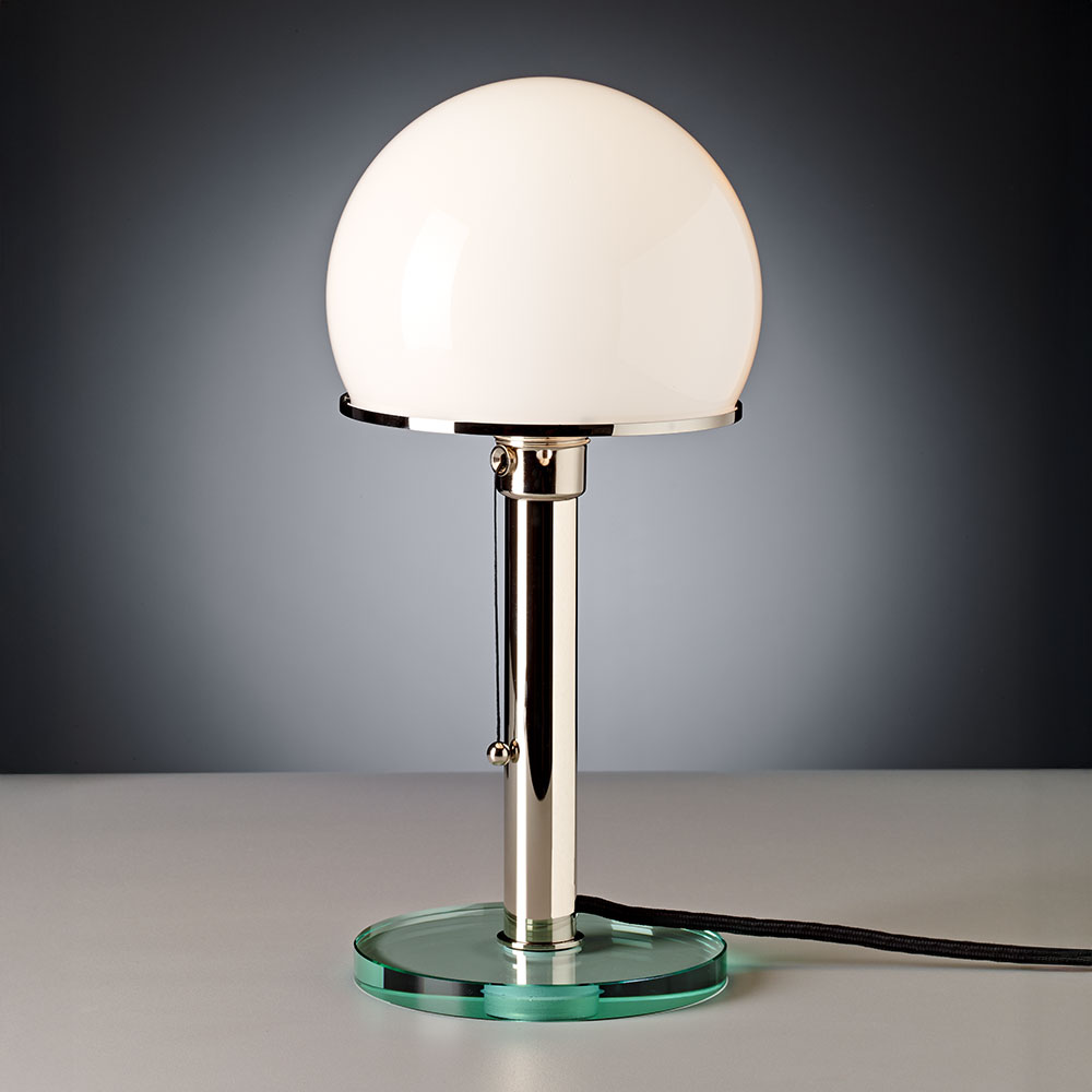 Tecnolumen Wagenfeld WG 25 GL – Bauhaus Tischleuchte mit Glasfuß Wagenfeld WG 25 GL Tischleuchte von Tecnolumen mit rundem Glasfuß und opalem Diffusor