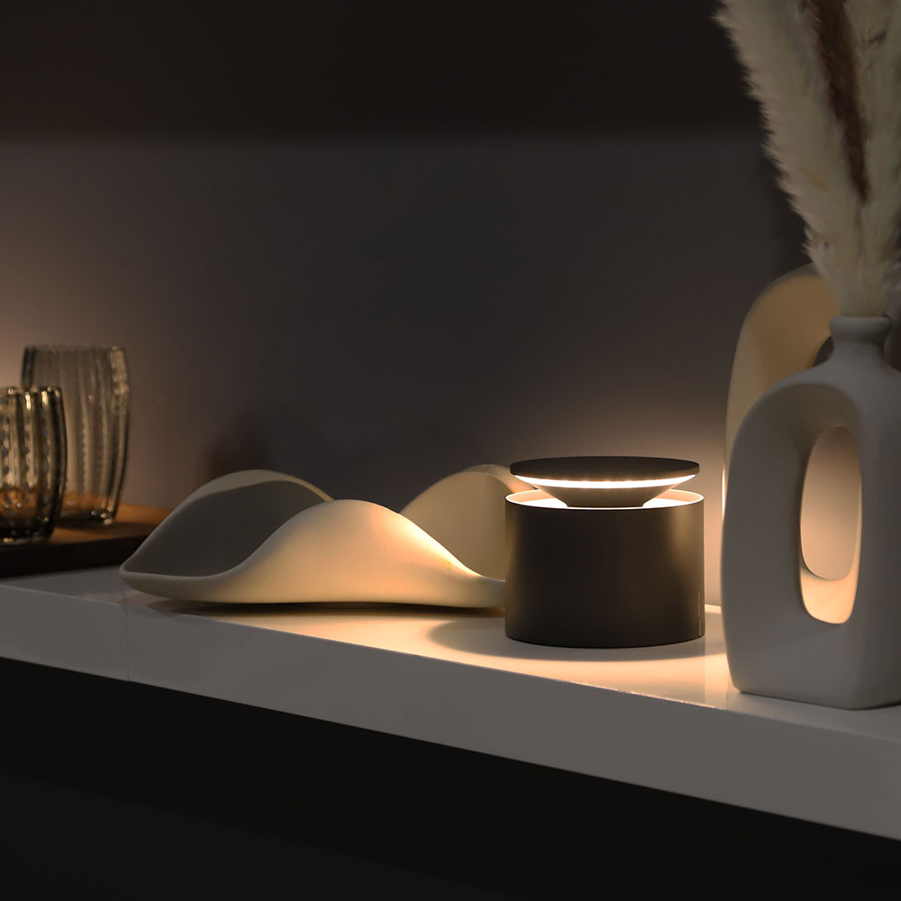 Zafferano Push-Up Pro LED-Akkuleuchte mit weichem, blendfreiem Ambientelicht, ideal f&uuml;r Wohnzimmer, Essbereiche, Terrasse und Balkon, mit IP54-Schutz, warmwei&szlig;en Lichtfarben von 2200 K bis 3000 K und ca. 200&ndash;250 Lumen